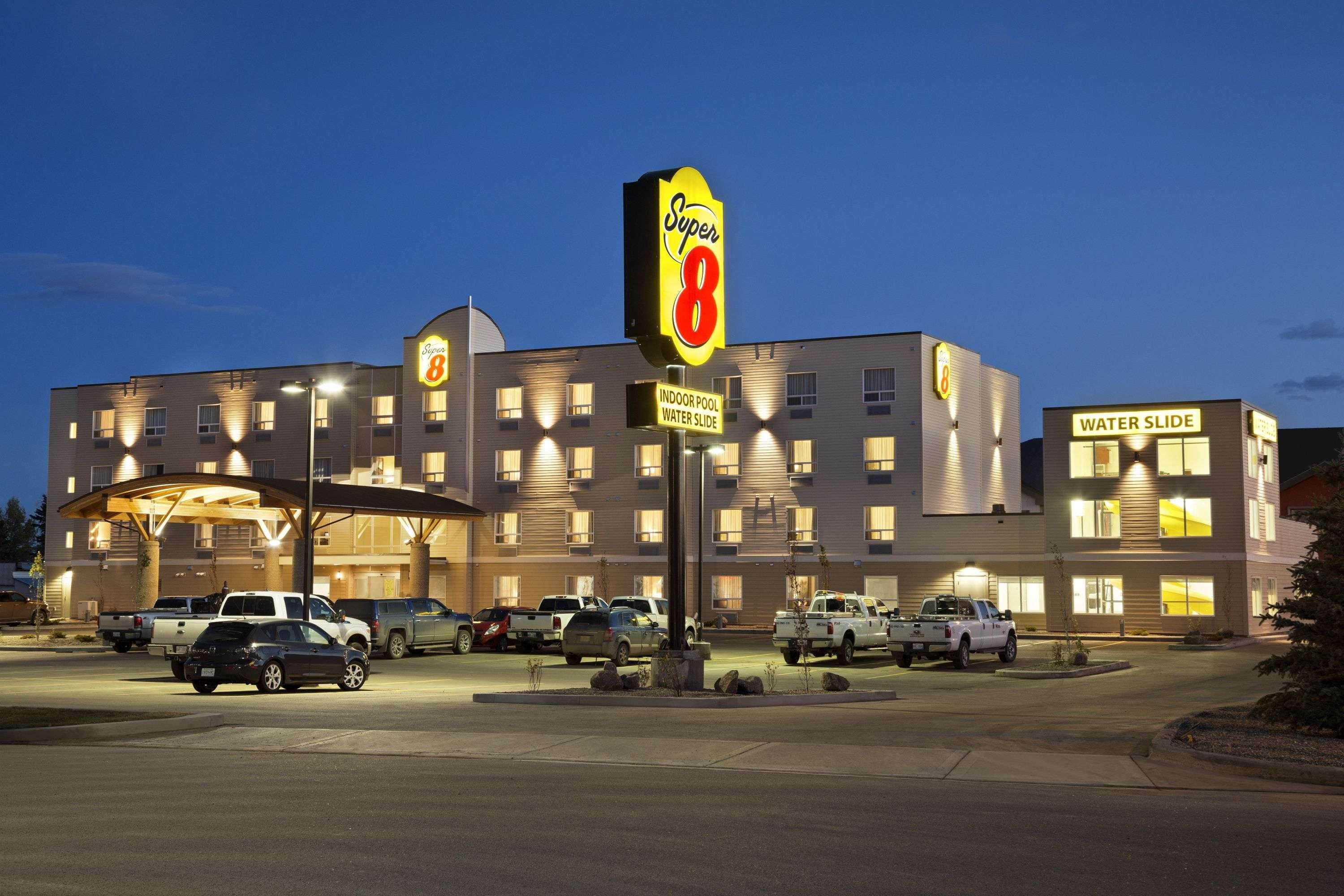 מלון Super 8 By Wyndham לוידמינסטר מראה חיצוני תמונה